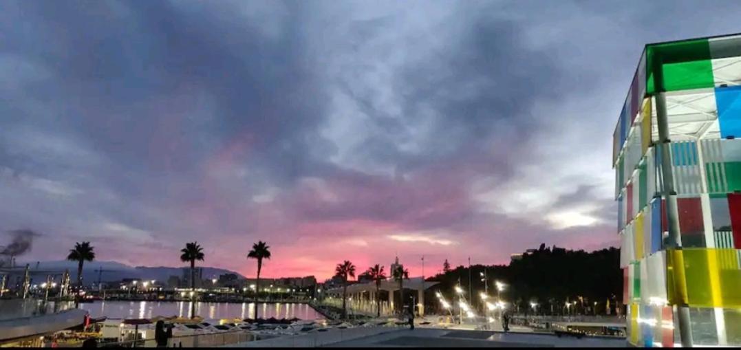 Beach House Apartment, Playa Malagueta マラガ エクステリア 写真