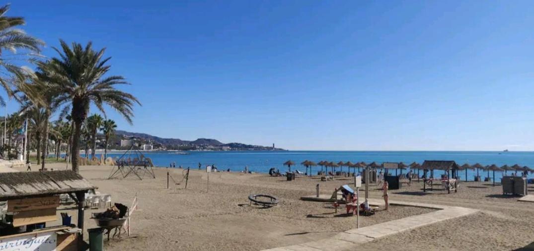 Beach House Apartment, Playa Malagueta マラガ エクステリア 写真