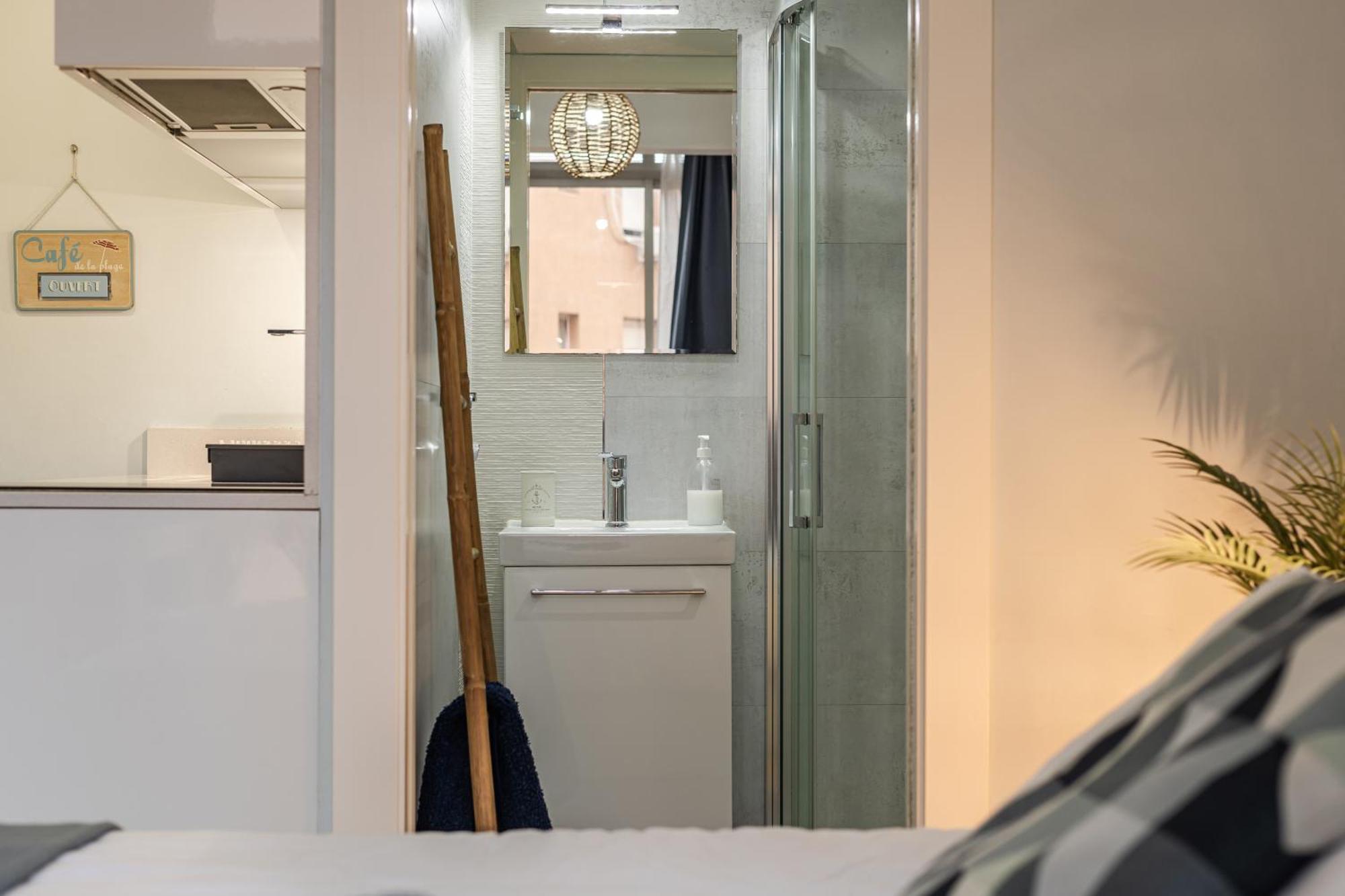 Beach House Apartment, Playa Malagueta マラガ エクステリア 写真